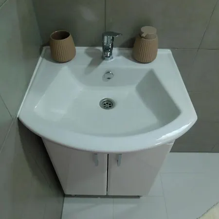 Kristalni Slap Kravice Vikendica