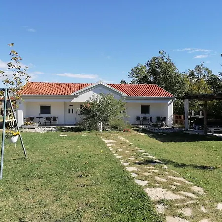 Holiday home Kristalni Slap Kravice